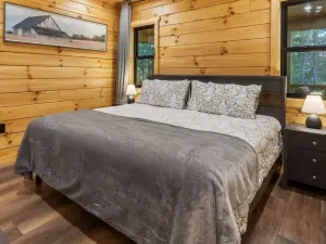 Ruby's Retreat - 2 Bedrooms, 1.5 Baths, Sleeps 8 by RedAwning